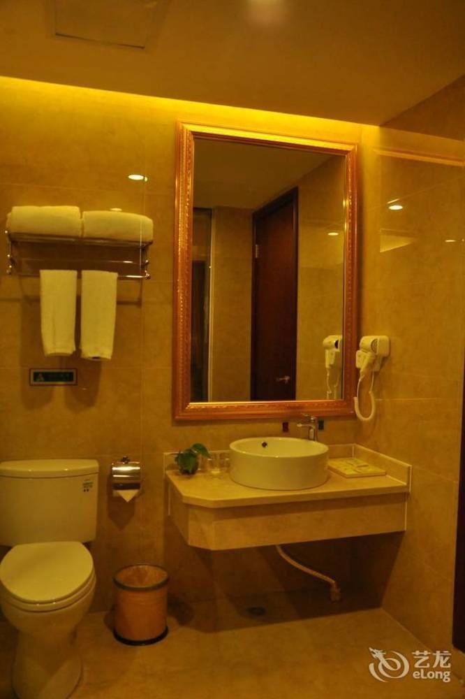 Vienna Hotel Sh Fengxian Nanqiao Jinhai Road Shanghai Eksteriør billede